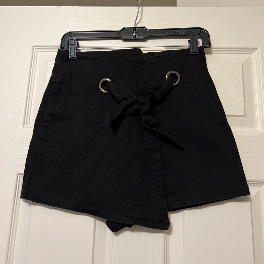 Alter’d State black skort with zipper in the back